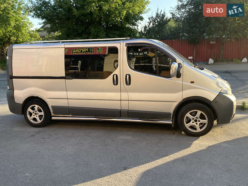 Opel Vivaro 2004