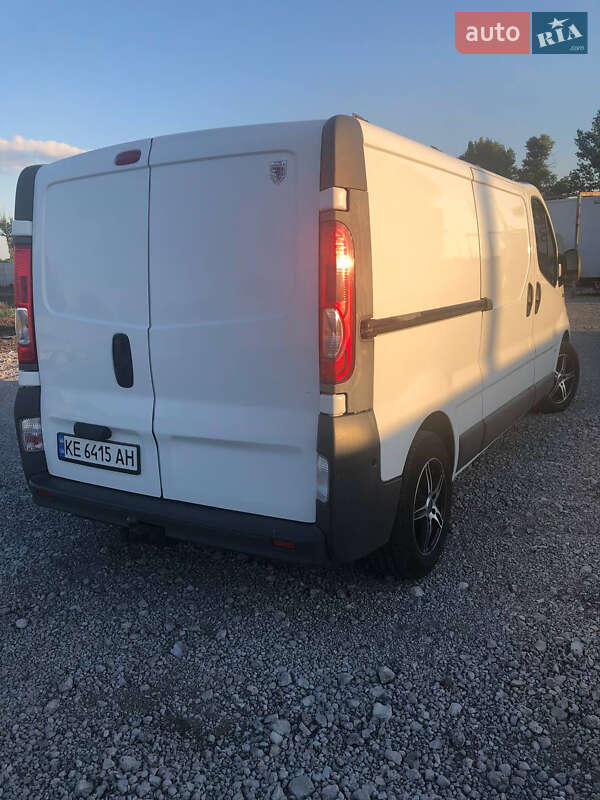 Грузовой фургон Opel Vivaro 2011 в Днепре