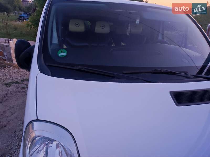 Минивэн Opel Vivaro 2007 в 