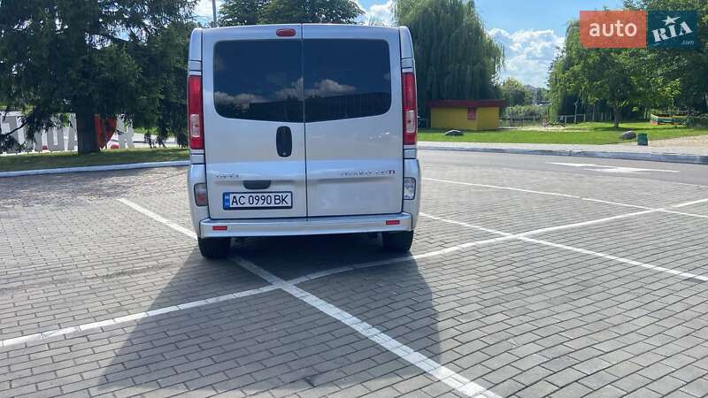 Мінівен Opel Vivaro 2011 в Києві