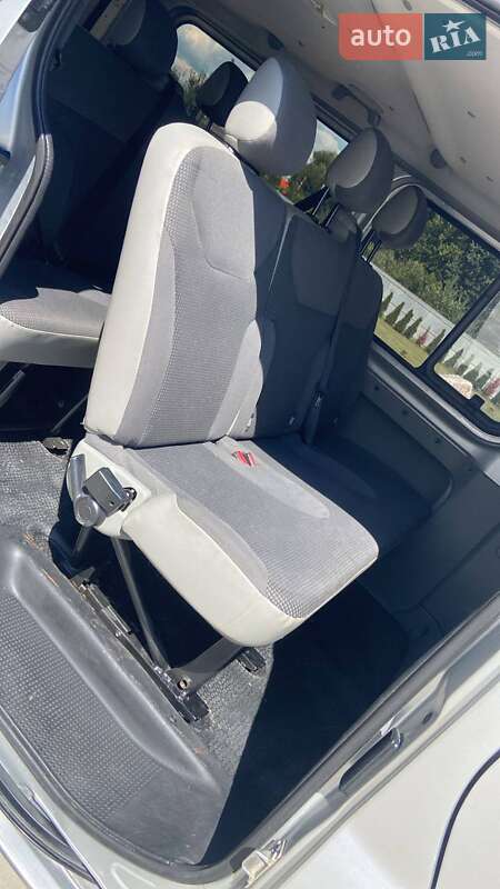 Мінівен Opel Vivaro 2011 в Києві