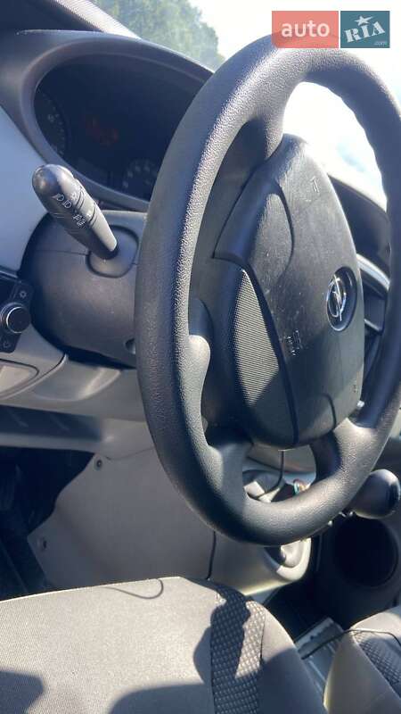 Мінівен Opel Vivaro 2011 в Києві