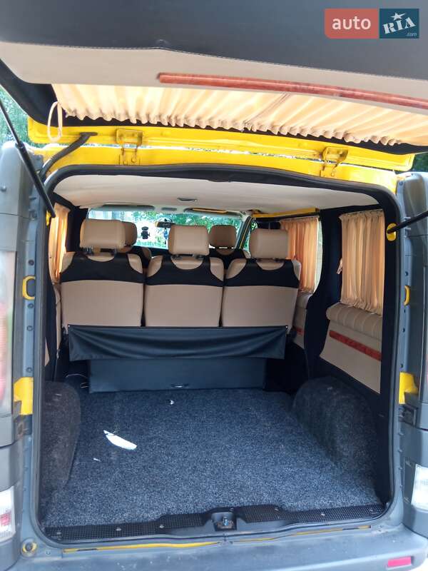 Минивэн Opel Vivaro 2003 в Шостке