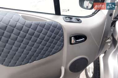 Минивэн Opel Vivaro 2009 в 