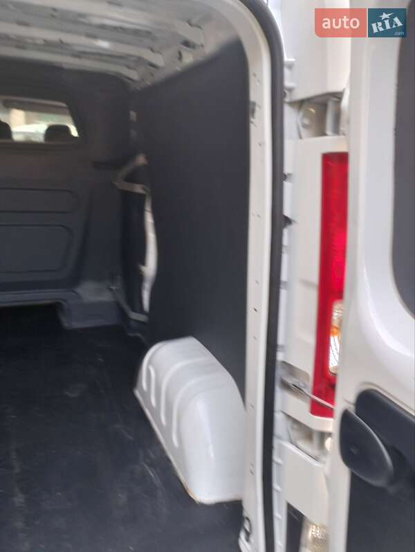 Минивэн Opel Vivaro 2013 в Славянске