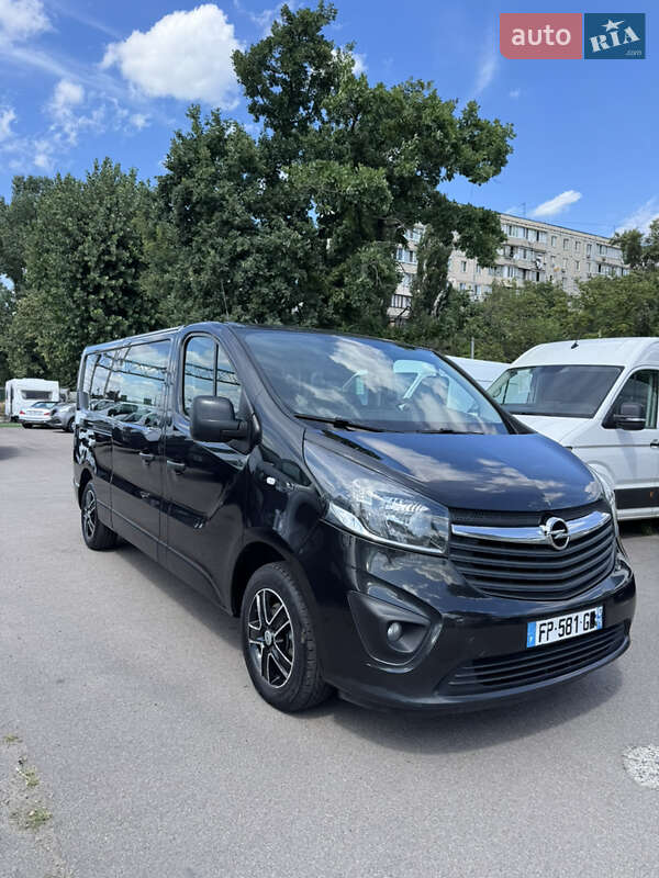 Грузопассажирский фургон Opel Vivaro 2018 в Киеве