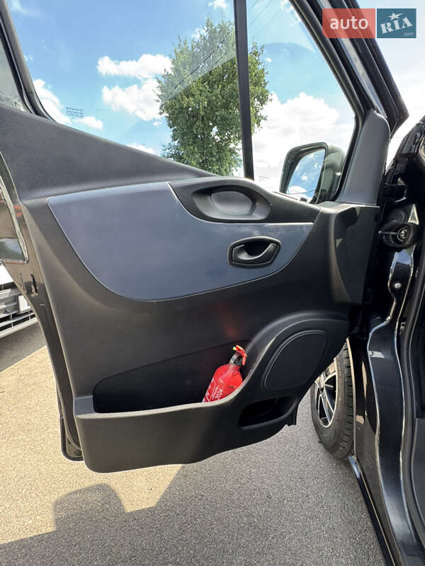 Грузопассажирский фургон Opel Vivaro 2018 в Киеве