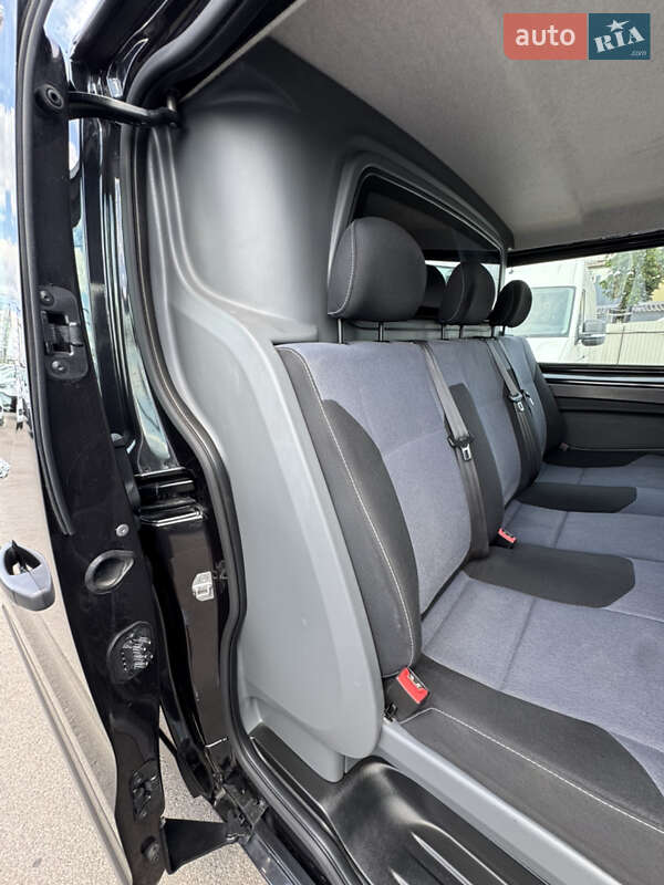 Грузопассажирский фургон Opel Vivaro 2018 в Киеве