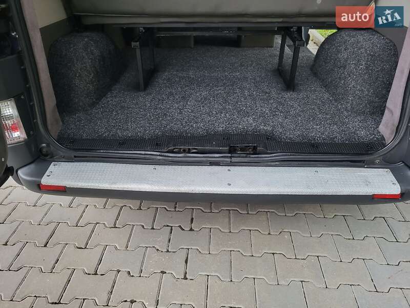 Мінівен Opel Vivaro 2005 в Хмельницькому