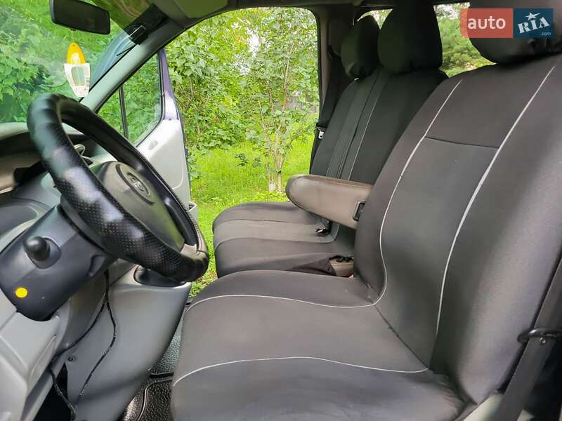 Мінівен Opel Vivaro 2005 в Хмельницькому