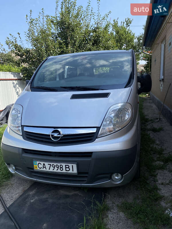Opel Vivaro 2011