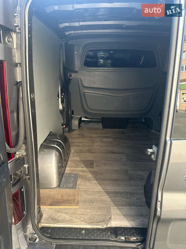 Минивэн Opel Vivaro 2015 в Киеве