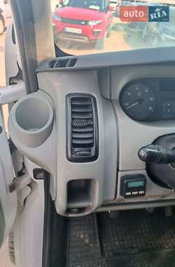 Минивэн Opel Vivaro 2005 в  фото 11 Минивэн Opel Vivaro 2005 в