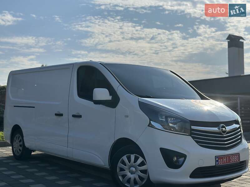 Вантажний фургон Opel Vivaro 2015 в Стрию