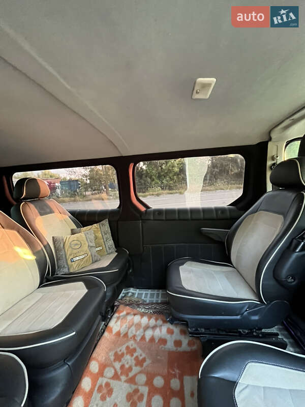 Минивэн Opel Vivaro 2015 в Конотопе