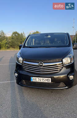 Минивэн Opel Vivaro 2015 в 