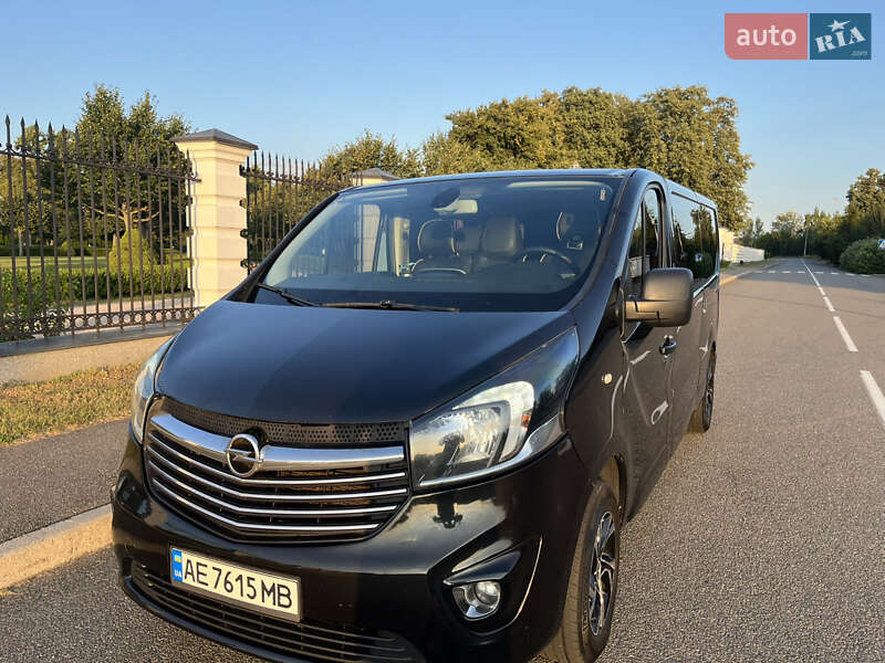 Минивэн Opel Vivaro 2015 в Конотопе