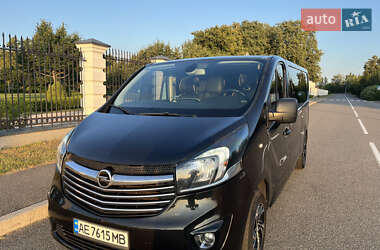 Минивэн Opel Vivaro 2015 в 