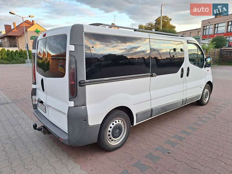 Минивэн Opel Vivaro 2005 в Ратным