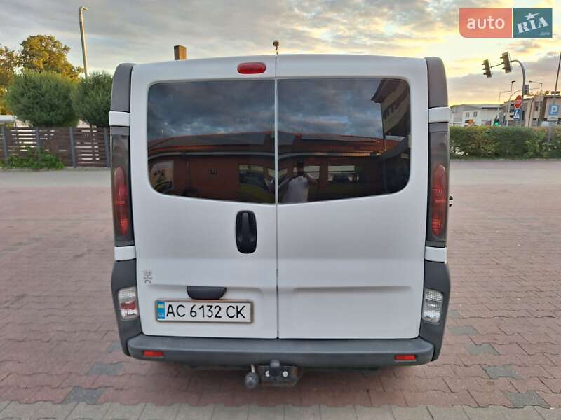 Минивэн Opel Vivaro 2005 в Ратным