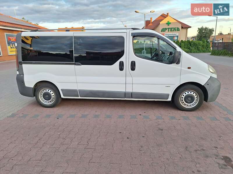 Минивэн Opel Vivaro 2005 в Ратным