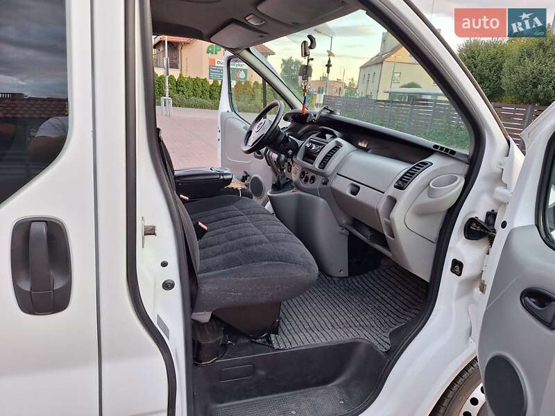 Минивэн Opel Vivaro 2005 в Ратным