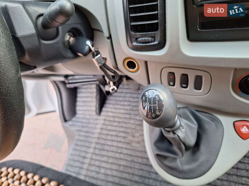 Минивэн Opel Vivaro 2005 в Ратным