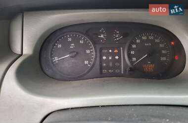 Минивэн Opel Vivaro 2004 в 