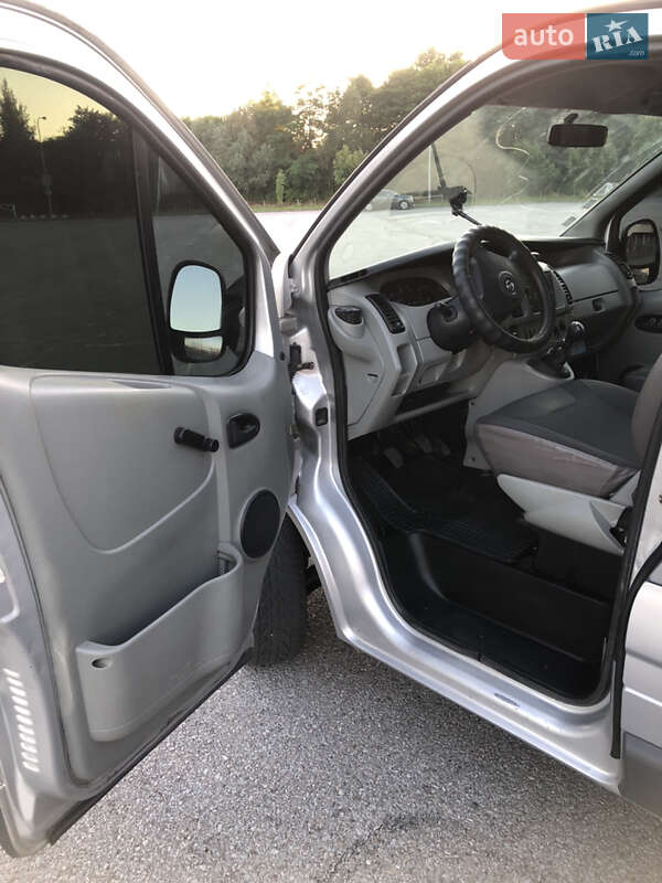 Минивэн Opel Vivaro 2002 в Львове фото 9 Минивэн Opel Vivaro 2002 в Львове