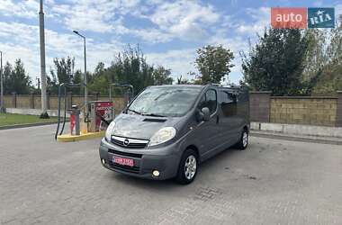 Минивэн Opel Vivaro 2013 в Дубно