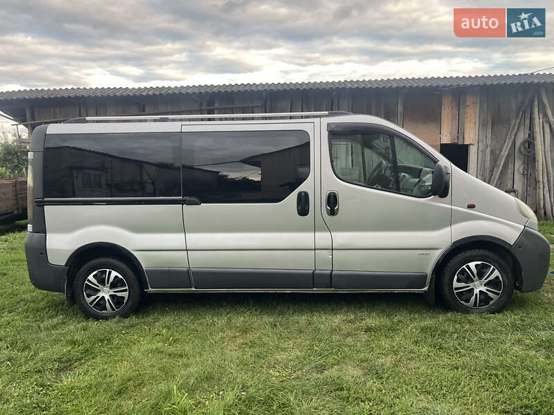 Мінівен Opel Vivaro 2003 в Хотині фото 3 Мінівен Opel Vivaro 2003 в Хотині