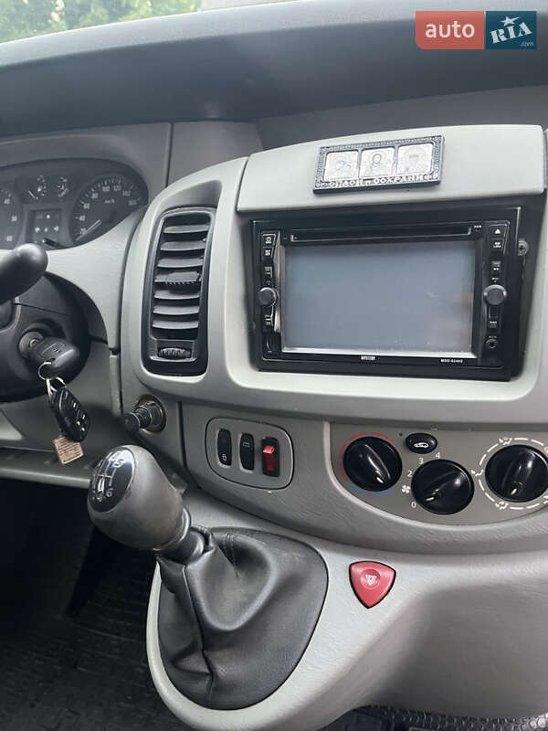 Мінівен Opel Vivaro 2003 в Хотині фото 15 Мінівен Opel Vivaro 2003 в Хотині