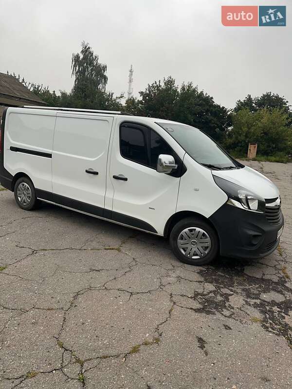 Грузовой фургон Opel Vivaro 2017 в Полтаве