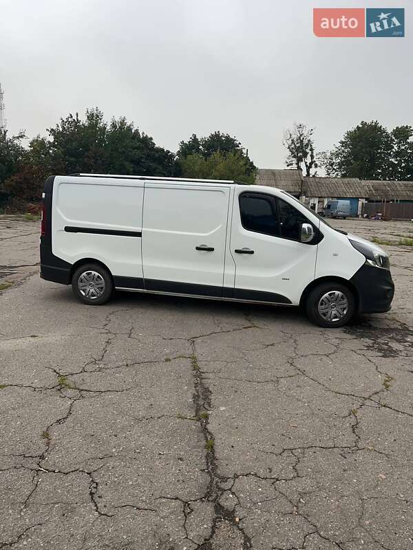 Грузовой фургон Opel Vivaro 2017 в Полтаве