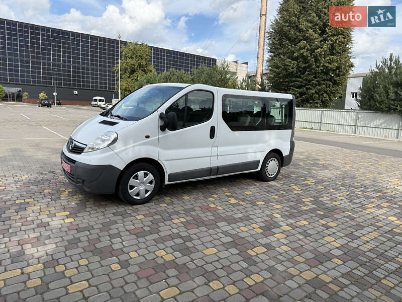 Минивэн Opel Vivaro 2012 в Луцке