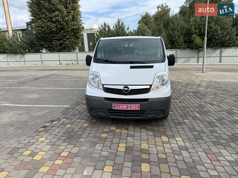 Минивэн Opel Vivaro 2012 в Луцке