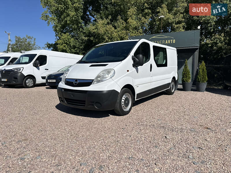 Минивэн Opel Vivaro 2014 в 