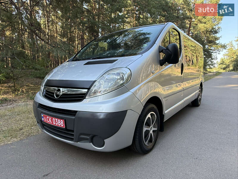 Минивэн Opel Vivaro 2014 в Киеве