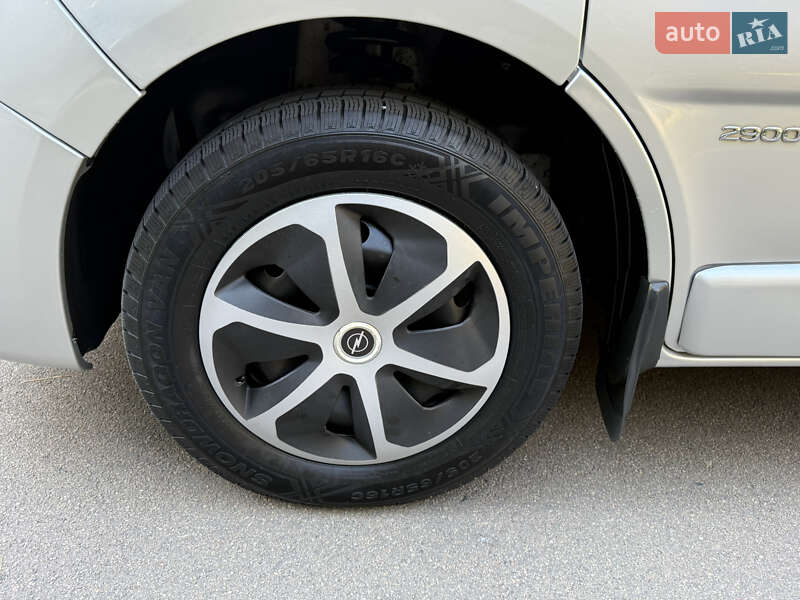 Минивэн Opel Vivaro 2014 в Киеве