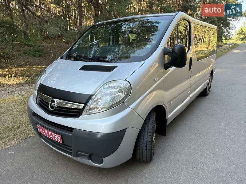 Минивэн Opel Vivaro 2014 в Киеве