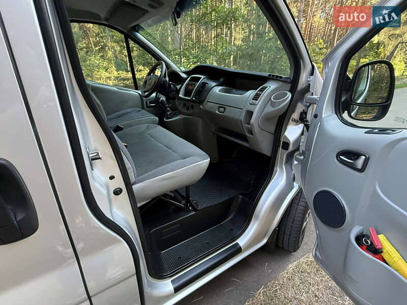 Минивэн Opel Vivaro 2014 в Киеве
