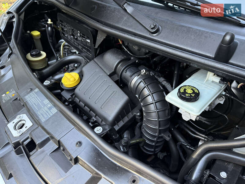 Минивэн Opel Vivaro 2014 в Киеве