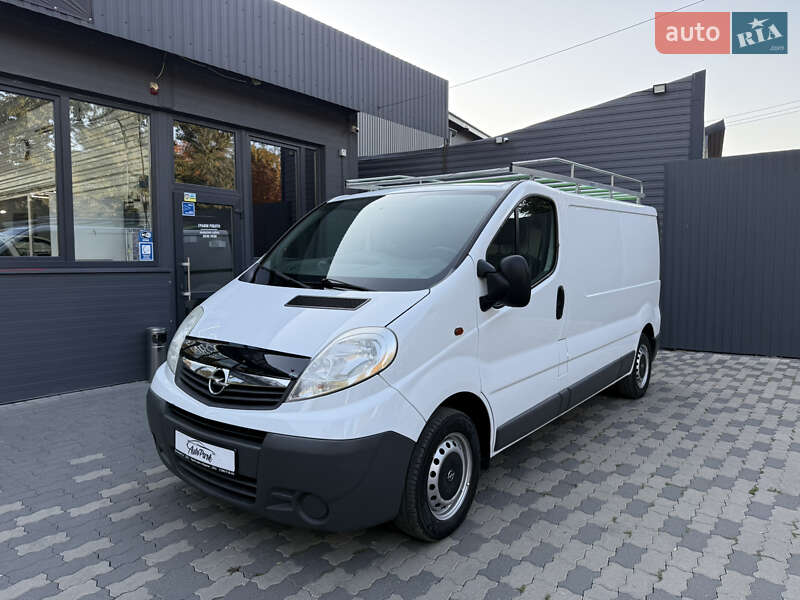 Грузовой фургон Opel Vivaro 2013 в Черновцах