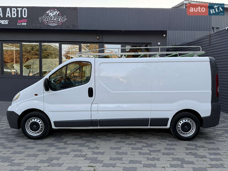 Грузовой фургон Opel Vivaro 2013 в Черновцах