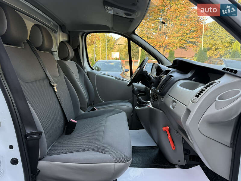 Грузовой фургон Opel Vivaro 2013 в Черновцах