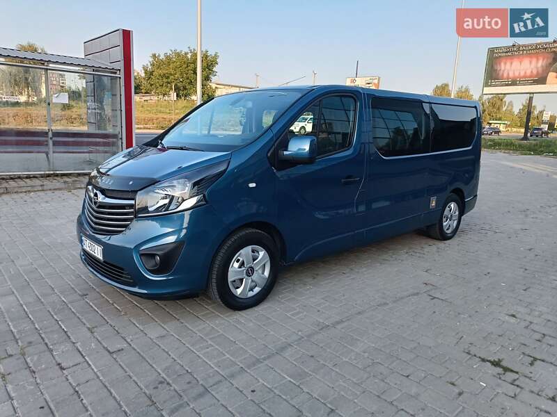 Мінівен Opel Vivaro 2015 в Івано-Франківську