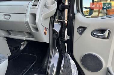 Минивэн Opel Vivaro 2012 в 
