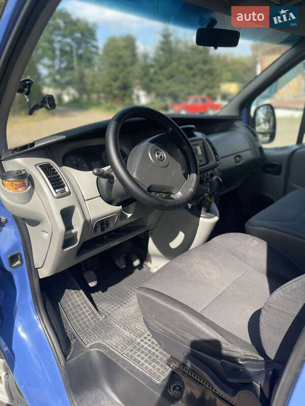 Минивэн Opel Vivaro 2009 в Болехове