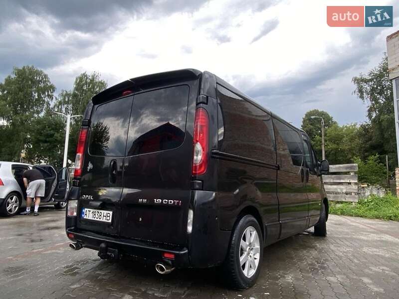 Минивэн Opel Vivaro 2006 в 