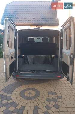Минивэн Opel Vivaro 2010 в 